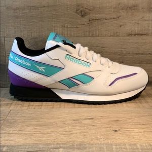 reebok cl suede mu ripple trainers triple black